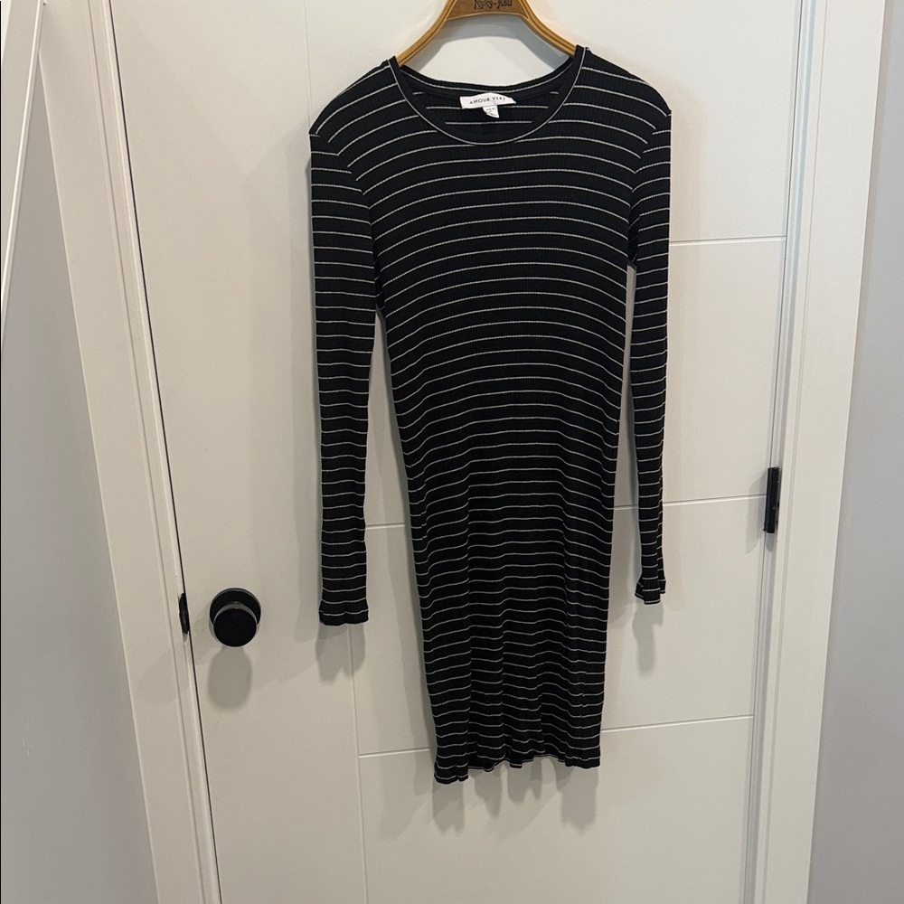 Amour Vert Black and White Long Sleeve Dress size small